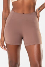 Shorts Hibisco Castanho