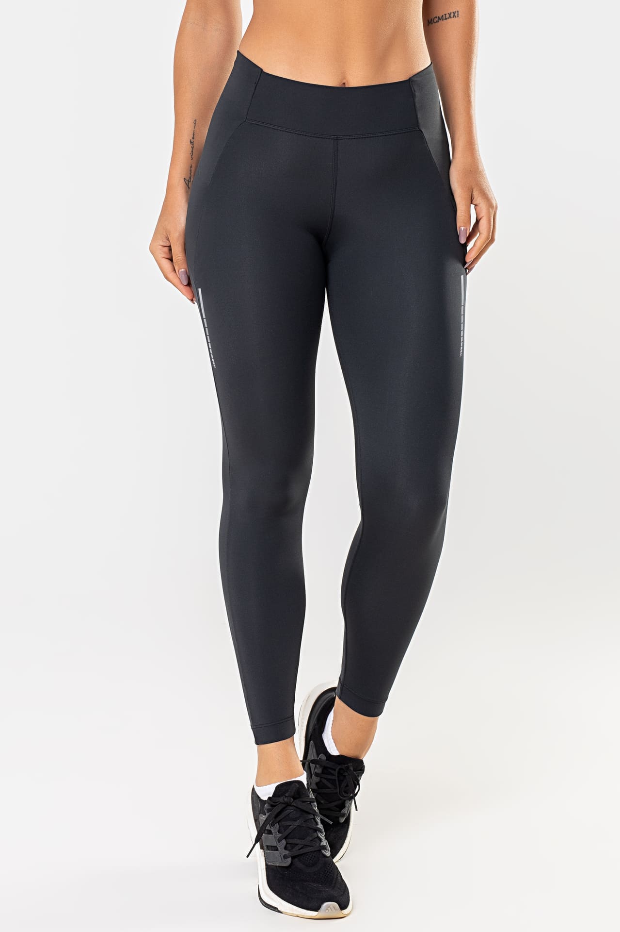 BECHOSE90577-legging-1 Legging Hibisco Preto Fly - Imagem 1