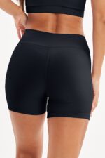 Shorts Perpétua Preto Canelado - Imagem 2