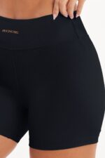 Shorts Perpétua Preto Canelado - Imagem 3