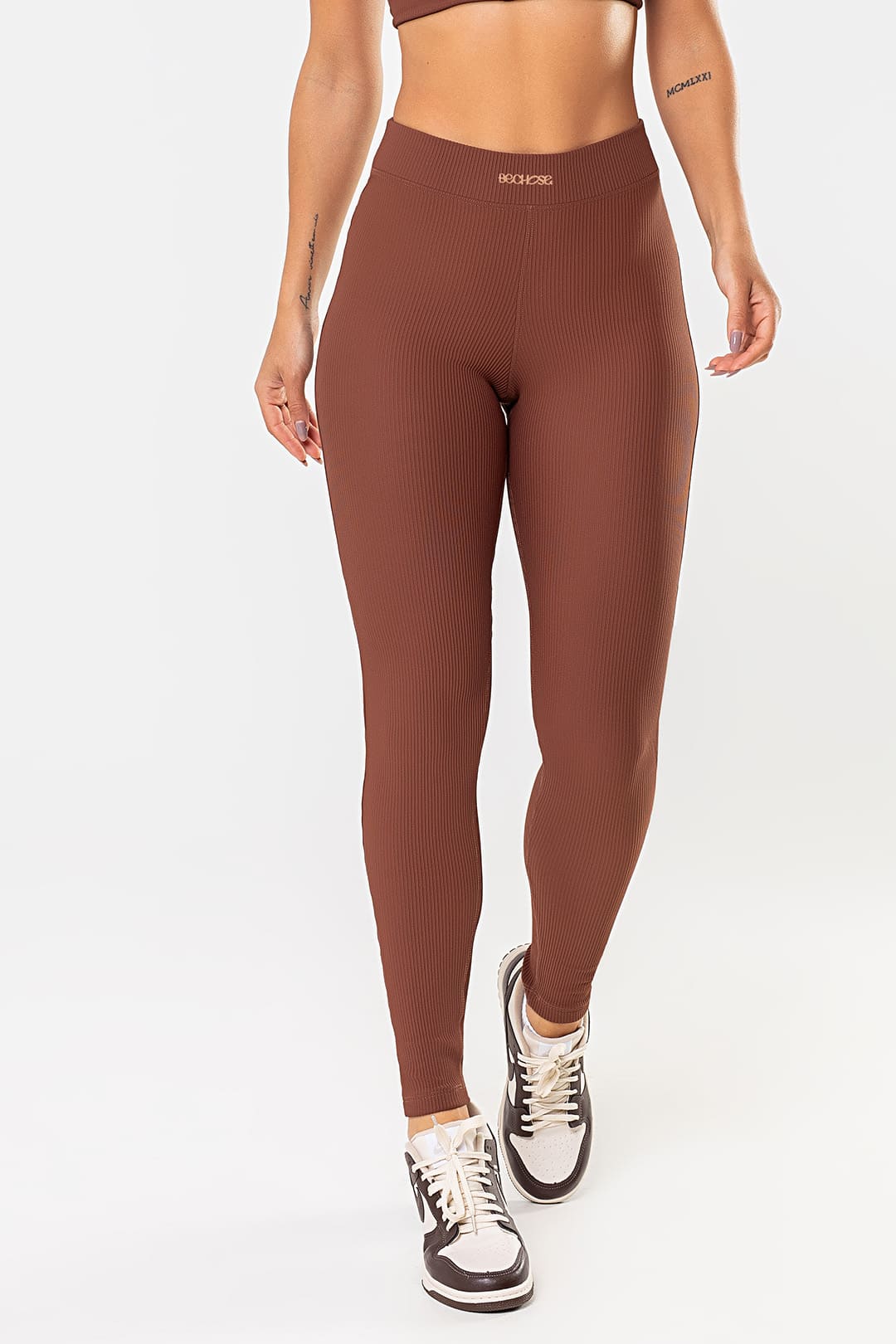 legging-marrom-pantone-bechose-1 Legging Peonia Marrom Pantone Canelado - Imagem 1