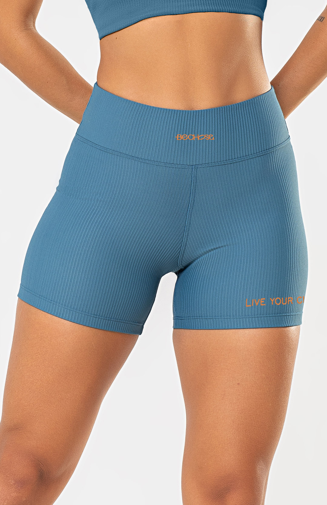 bechose-shorts-perpetua-azul-jeans-canelado-1 Shorts Perpetua Azul Jeans Canelado - Imagem 1